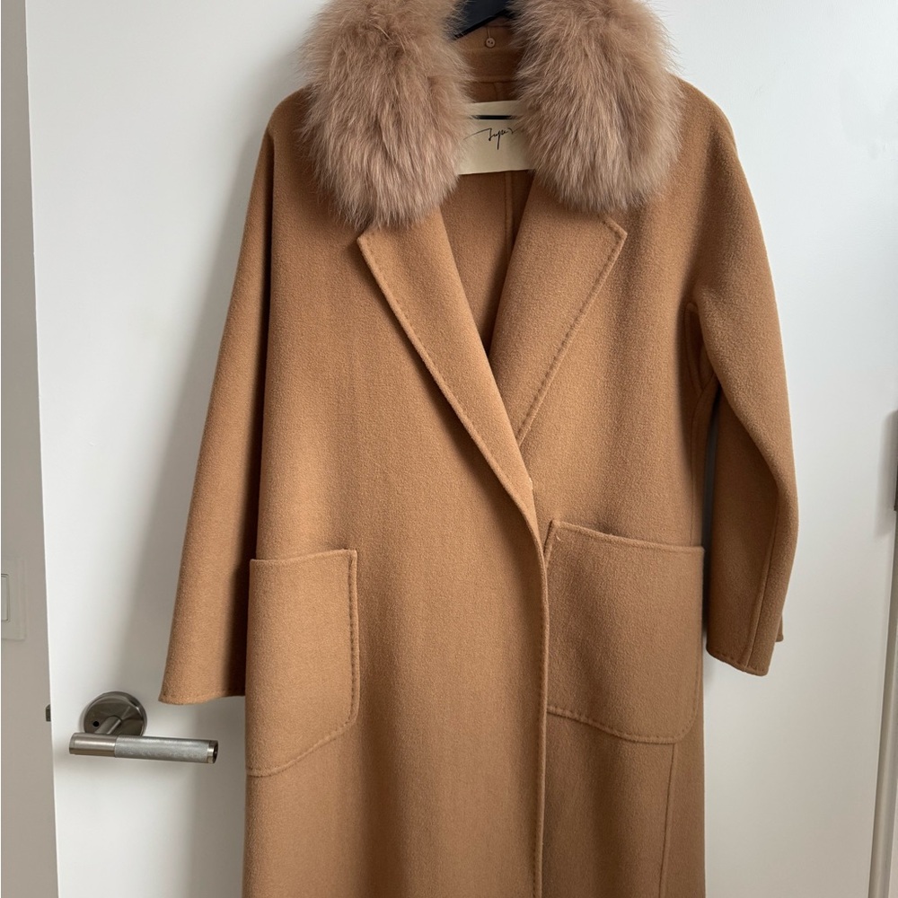 Elegant Tan Wool Coat with Faux Fur Collar
